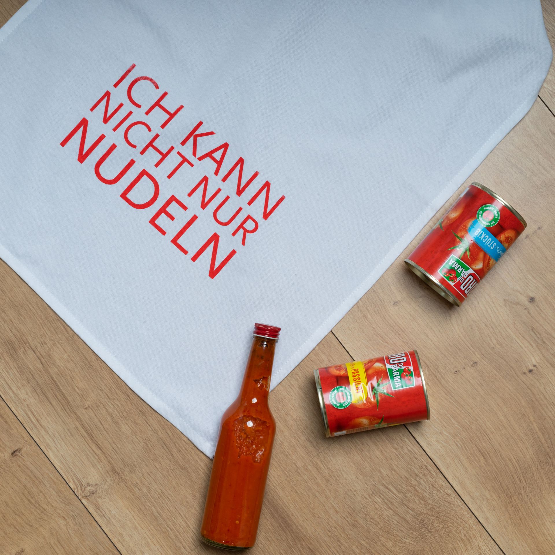 Geschirrtuch „Pasta-Profi – Ich kann nicht nur Nudeln“ – weiß/rot